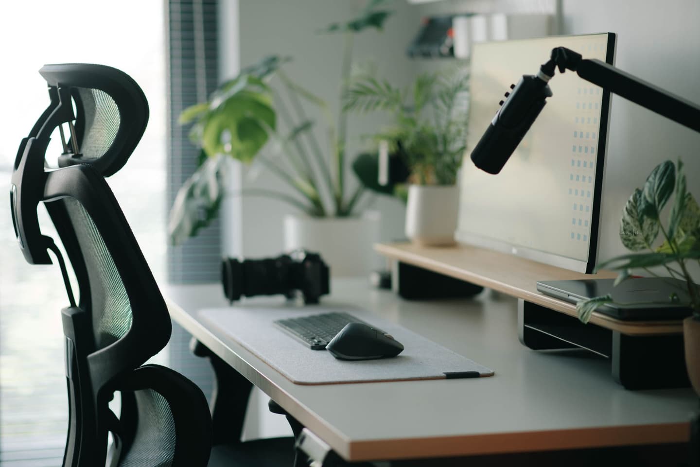 evde çalışma köşesi — Evde Çalışma Köşesi Nasıl Düzenlenir? Ergonomi ve Odaklanma