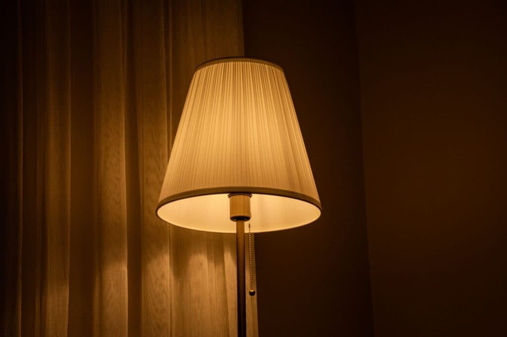 Dim-to-Warm Lighting: Mutfağın Sert Işığını Yumuşatma Fikri