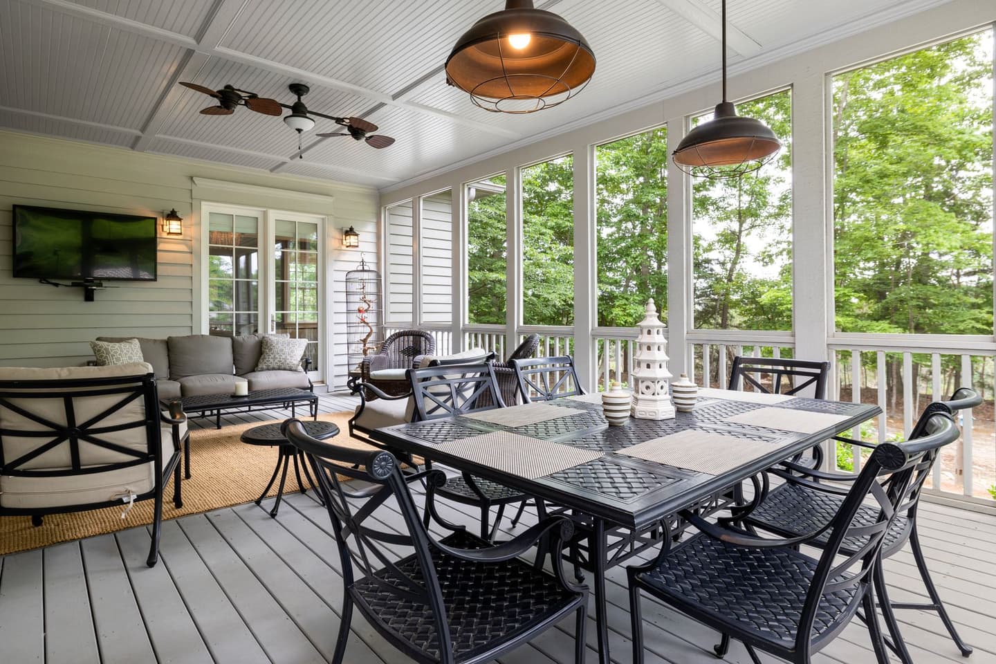 Outdoor Rooms: Açık Alanı Oda Gibi Düşünmek İçin Erken Bir Sinyal