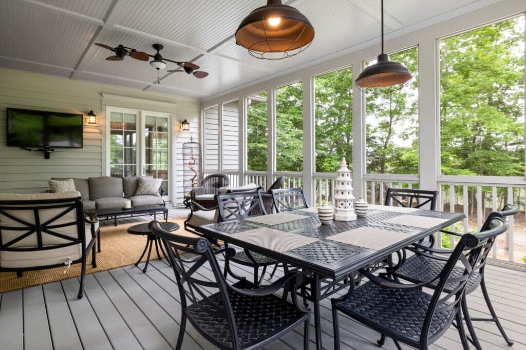 Outdoor Rooms: Açık Alanı Oda Gibi Düşünmek İçin Erken Bir Sinyal
